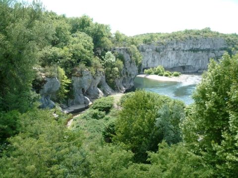 Chassezac sous les falaises