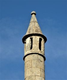 cheminée Troubadour 2.JPG