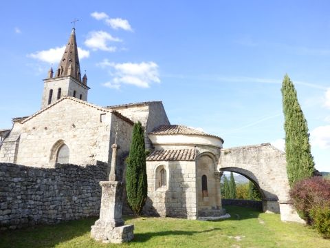 Eglise romane de St Julien du Serre