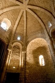 Eglise St-Etienne de Mélas - Baptistère