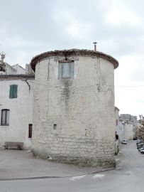 la tour neuve à Villeneuve.JPG