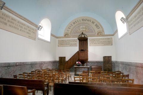 Labastide-de-Virac - Temple