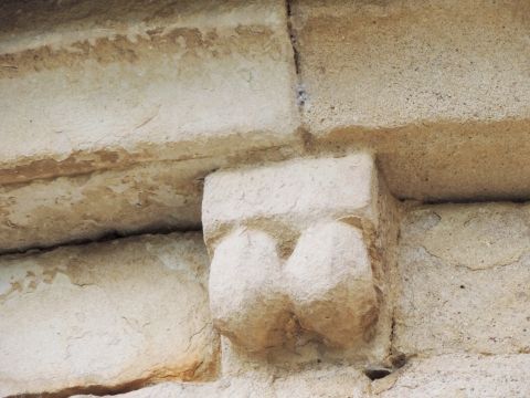 Une paire de seins à Gravières